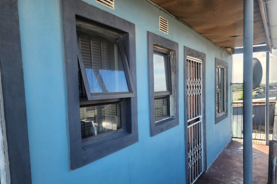 6 Bedroom Property for Sale in Philippi Western Cape
